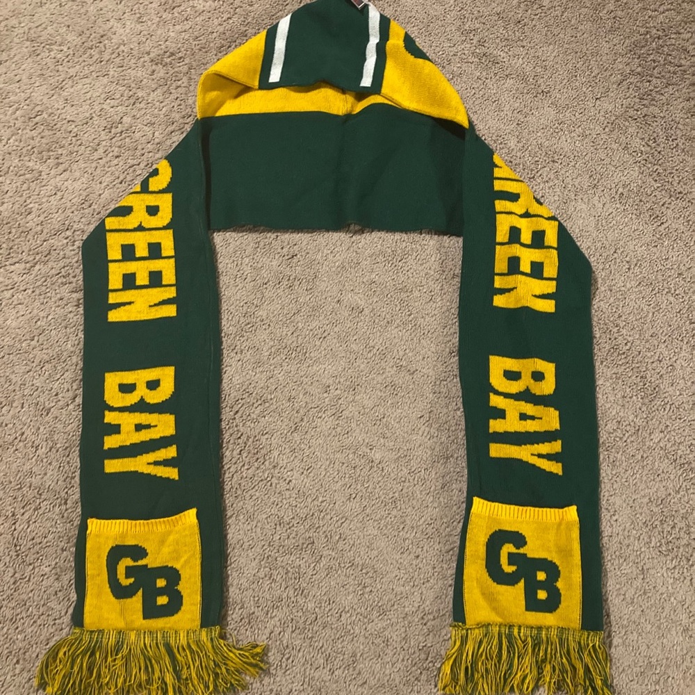 Green Bay Packers Hooded Scarf with Pockets